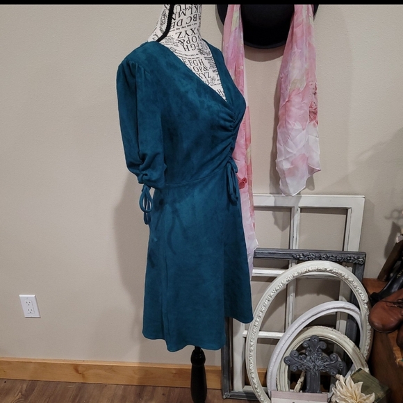 NWT Sugar Lips Size XS EMERALD Green fit and flare Micro suade texture Dress. - Picture 4 of 10
